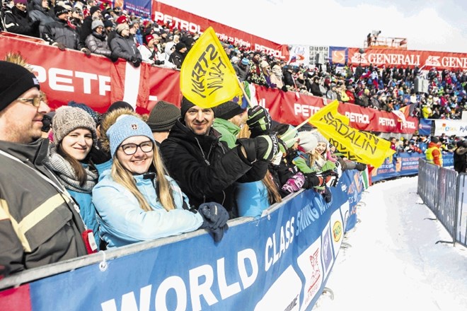 Obisk Pokala Vitranc je odvisen tako od vremenskih razmer kot od trenutnih uspehov alpskih smučarjev iz posamezne države.