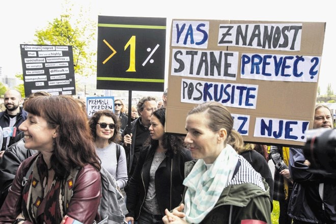 Protest znanstvenikov pred ministrstvom za izobraževanje, znanost in šport