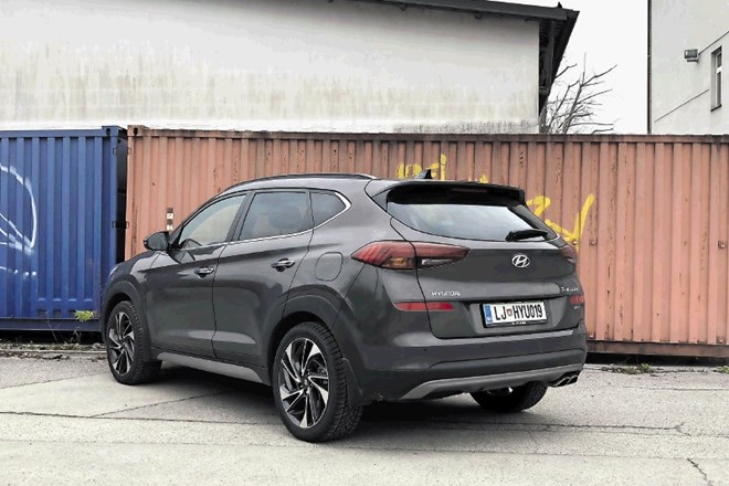 Hyundai santa fe in hyundai tucson: več v teoriji je več tudi v praksi