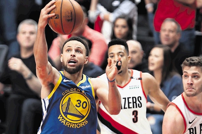 Steph Curry je v finalu zahodne konference proti Portlandu na štirih zmagah povprečno dosegal po 36,5 točke, 8,3 skoka in 7,3...