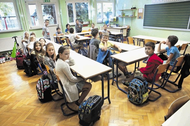 Drugošolci se bodo jeseni neizmerno razveselili brezplačnih učbenikov in delovnih zvezkov.  Fotografija je simbolična.