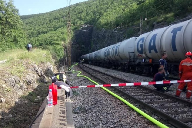 #foto Izliti kerozin grožnja kraški pitni vodi