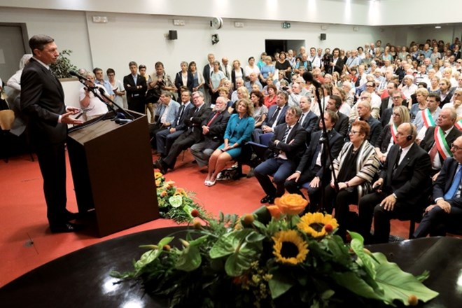 #foto V Trstu obeležili 99. obletnico požiga Narodnega doma