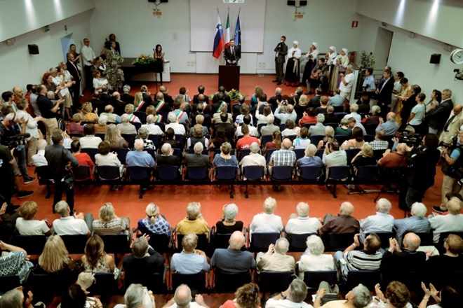 #foto V Trstu obeležili 99. obletnico požiga Narodnega doma