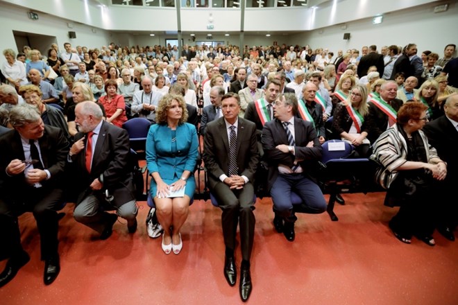 #foto V Trstu obeležili 99. obletnico požiga Narodnega doma