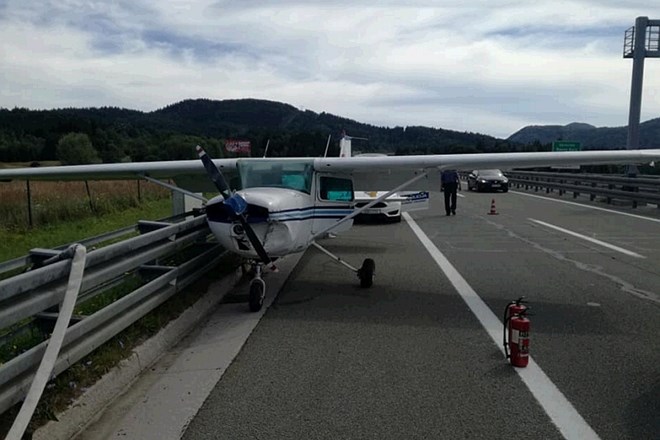 #foto #video Hrvaški pilot po pristanku na avtocesti: Nisem bil paničen