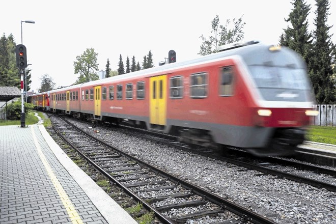 Potniki, ki se pripeljejo do Kamnika z avtomobilom in nadaljujejo pot proti Ljubljani z vlakom, bodo še letos dobili prvo...