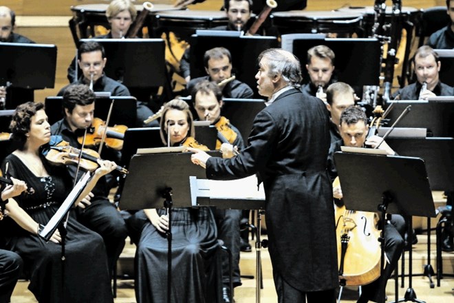 Vrhunec letošnjega ljubljanskega poletnega festivala se je zgodil, ko je Ljubljano nenapovedano obiskal Orkester Marijinega...