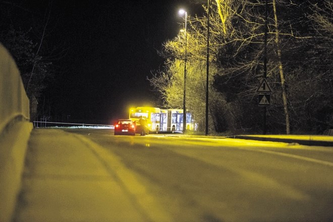 Policisti so ugrabitelja obvladali s fizično silo, uporabo solzivca in vklepanjem. Njihovo delo ni bilo sporno, umrl je...