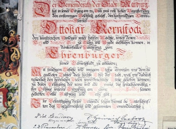 Naziv častni občan mesta Maribor je Ottokarju Kernstocku leta 1908 podelil župan Ivan Schmiderer. Ta diploma velja še danes,...