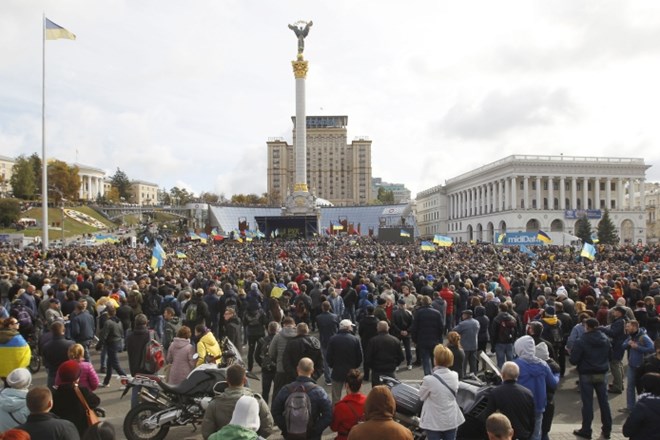 #foto Na tisoče protestnikov v Kijevu proti posebnemu statusu separatističnih regij