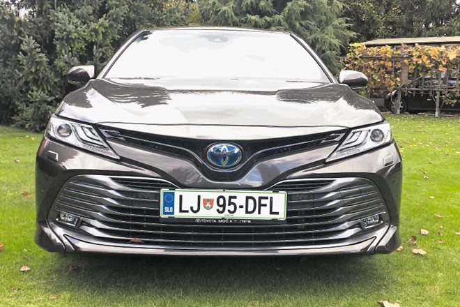 Renault talisman in toyota camry: Zeleni z nasmehom, a tudi solzami na obrazu