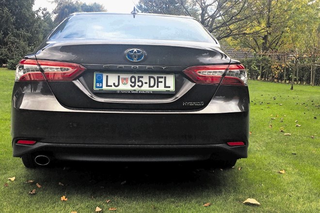 Renault talisman in toyota camry: Zeleni z nasmehom, a tudi solzami na obrazu