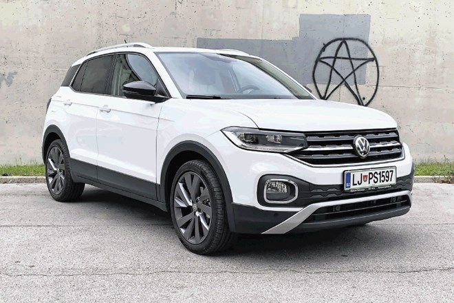 Volkswagnov mali športni terenec T-cross preseneti z izstopajočo obliko in prostorno notranjostjo.