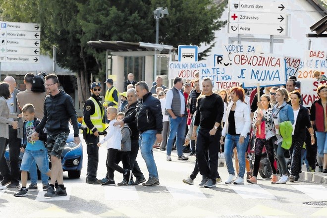 V Vodicah v torek že peti shod za takojšnjo gradnjo obvoznice Vodice.