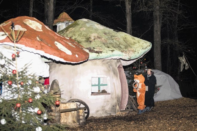 Igralec v Pravljični deželi Gorajte Vid Zadnik, ki med drugim igra tudi Gargamela, poskrbi za zaplet, da je veselje otrok ob...