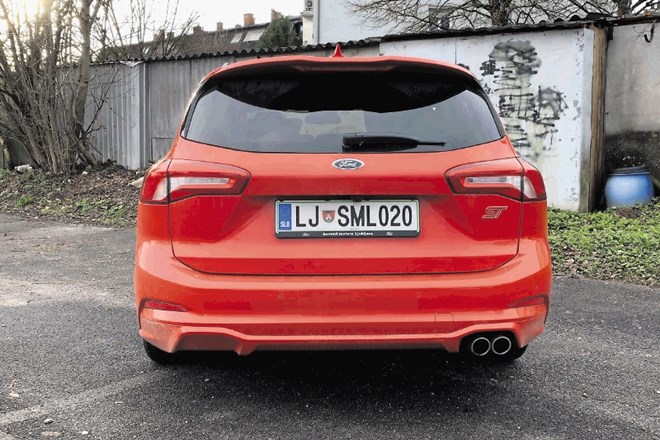 Ford focus karavan ST in ford focus karavan active: Različni nadgradnji uporabnosti