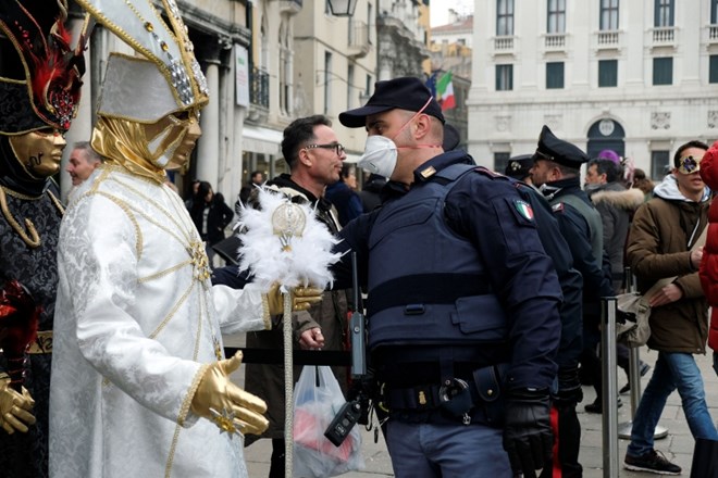 Šarec: Če bo potrebno, bomo zaprli mejo