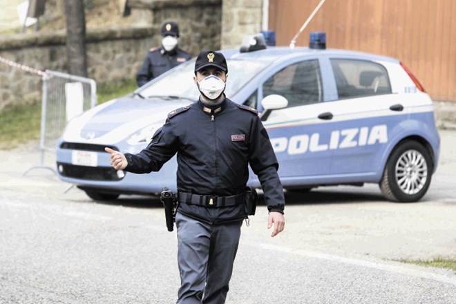 Prve primere okužbe z novim koronavirusom so  konec minulega tedna potrdili tudi ob meji s Slovenijo – v Gorici, Trstu in...