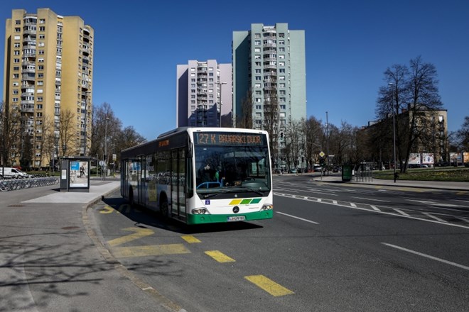 Javni avtobusni in železniški potniški promet se bo popolnoma ustavil v noči z nedelje na ponedeljek, enako velja za...