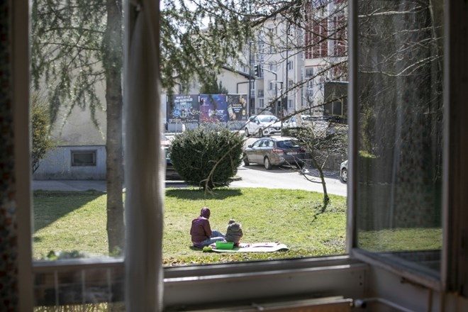 Napovedanega nujnega varstva otrok tistih staršev, ki opravljajo ključne službe za družbo, ne bo.