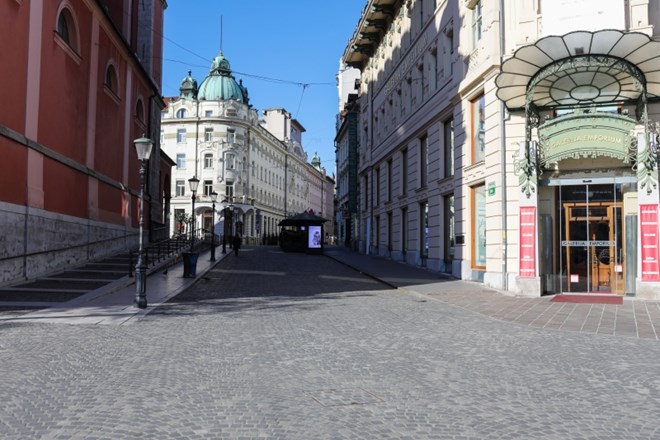 #foto Družabno življenje se je v prestolnici ustavilo