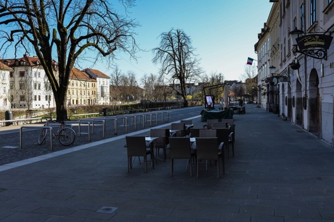 #foto Družabno življenje se je v prestolnici ustavilo