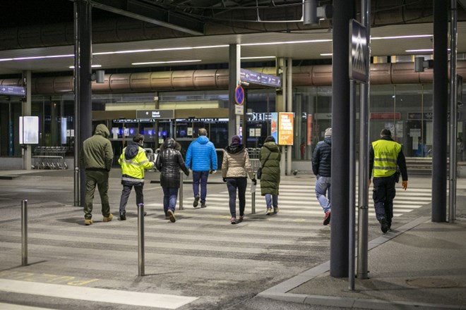 #foto Z letala iz Madrida za 14 dni v velenjski hotel Paka