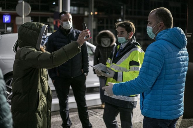 Potniki in njihovi svojci so sicer hvaležni naporom zunanjega ministrstva za možnost povratka v Slovenijo, vendar pa so bili...