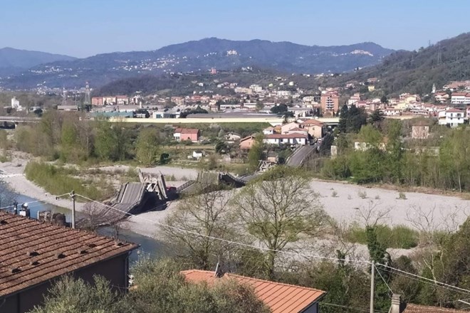 #foto #video Zrušil se je 260-metrski most, žrtev ni bilo