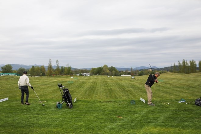 #foto Ljubljančani že igrajo golf in tenis