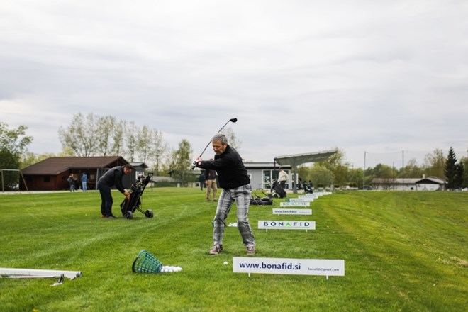 #foto Ljubljančani že igrajo golf in tenis