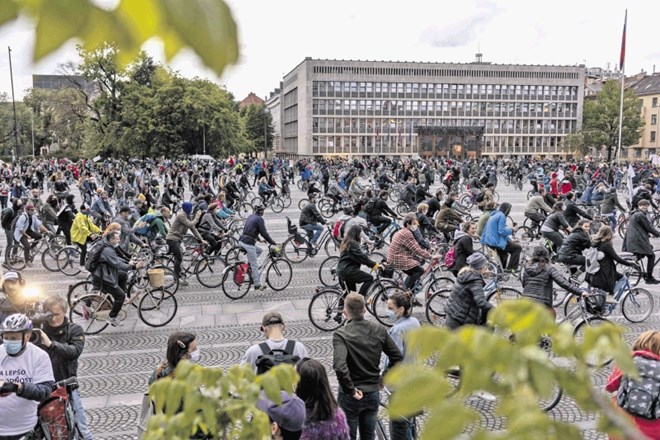 #foto #video Ljubljano preplavila pisana  protestniška množica