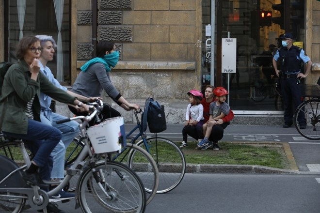 #foto #video Ljubljano preplavila pisana  protestniška množica