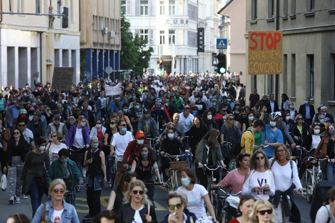 #foto #video Ljubljano preplavila pisana  protestniška množica