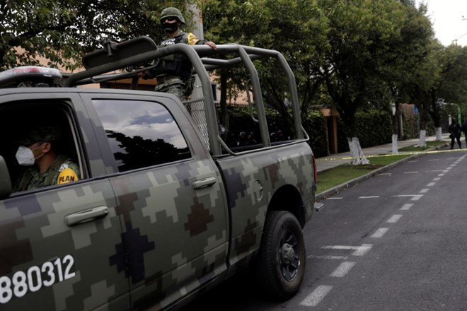 #foto V napadu ranjen šef policije mehiške prestolnice, za vodjo kartela 10 milijonov dolarjev nagrade