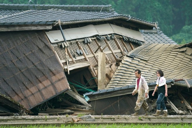 #foto  poplavah na Japonskem umrlo najmanj 18 ljudi 