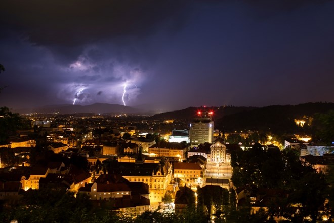 #foto Toča, kakršne v Domžalah že dolgo ni bilo