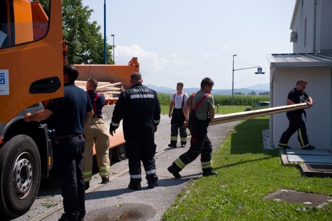 #foto Toča, kakršne v Domžalah že dolgo ni bilo