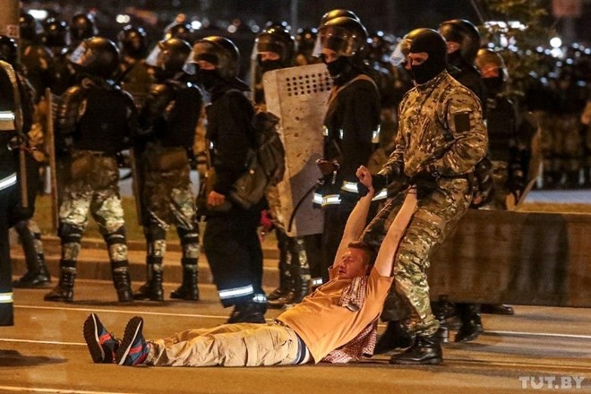 #foto #video Belorusi na ulicah zaradi vnovične volilne prevare