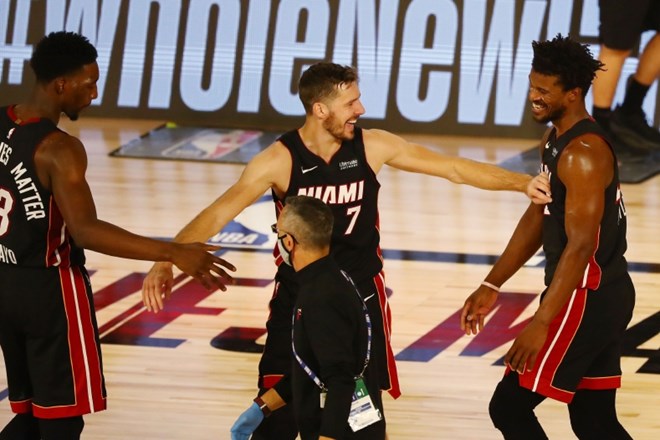 Dragić s 27 točkami za prvo zmago Miamija v končnici NBA proti Milwaukeeju