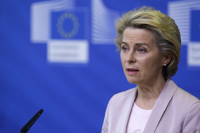 Predsednica Evropske komisije Ursula von der Leyen med jutranjo predstavitvijo izbora novih vlog.