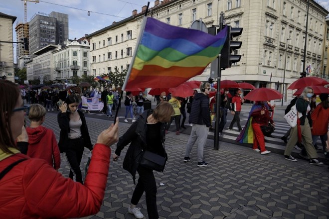 #foto Ljubljanske ulice že 20. pod krono mavrice za pravice skupnosti LGBTIQ+  