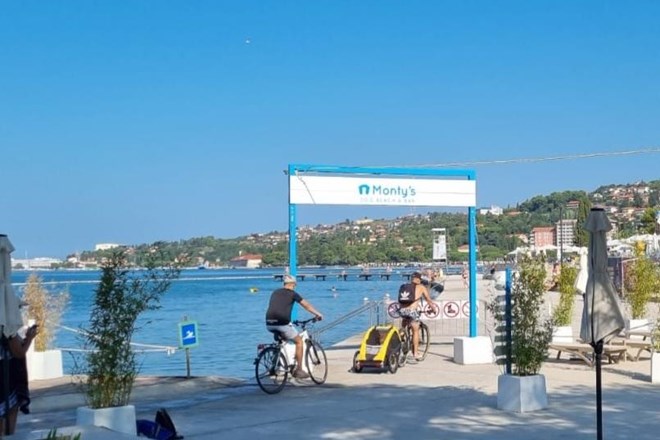 Psi dobili najlepši del portoroške plaže