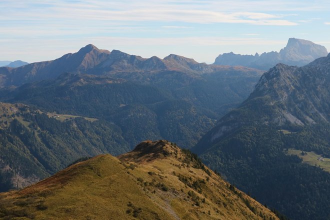 Karnijske Alpe: Visok, a travnat vrh