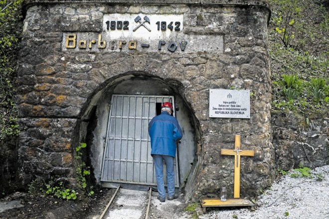 Iz teharskega taborišča so žrtve povojnih pobojev vozili na morišče v Hudo Jamo. Veliko posmrtnih ostankov  je še dobro...