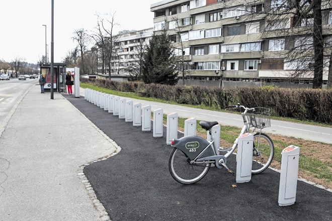 Največkrat koles ali prostih ključavnic »zmanjka« v jutranjih konicah, ko uporabniki z obrobja kolesarijo v mesto, in v...