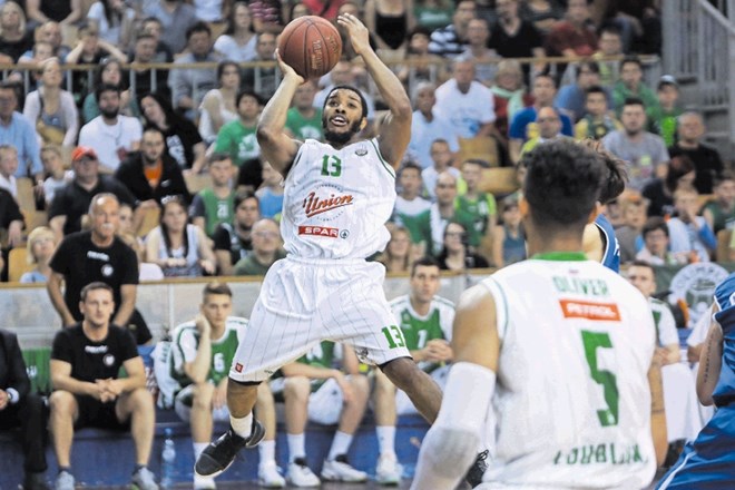 Ko sta se Olimpija in Rogaška nazadnje pomerili v Tivoliju na drugi tekmi finala državnega prvenstva, je bil junak...