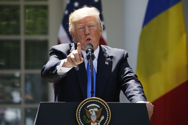 Trump pripravljen pod prisego pričati glede pogovorov s Comeyjem