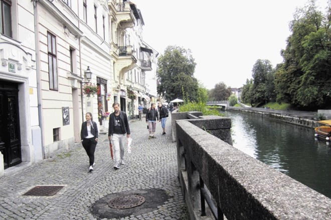 Župan je prebivalcem Gallusovega nabrežja zagotovil, da bodo dela potekala tudi ob koncih tedna, zato da bi prenovo hitreje...